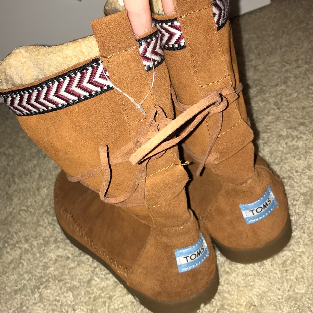 TOMS ugg boots
